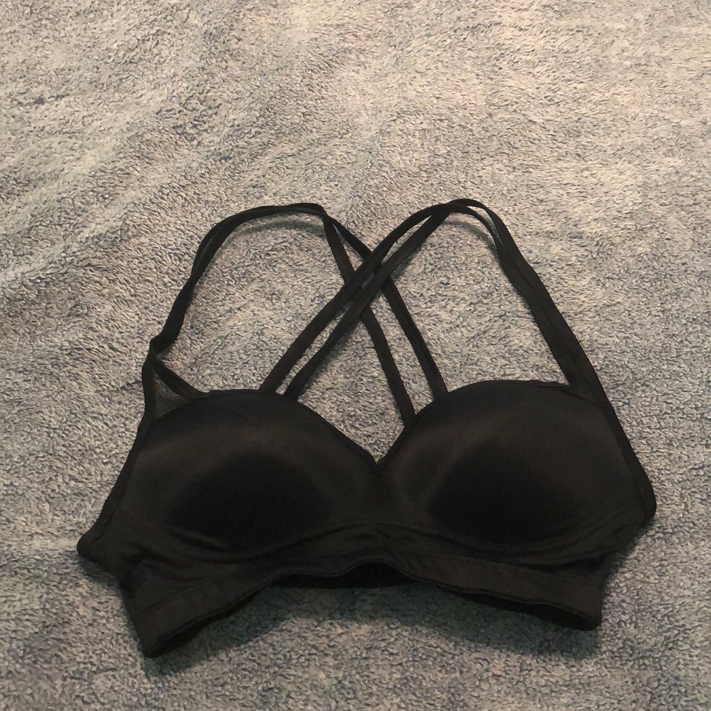 Black sports bra